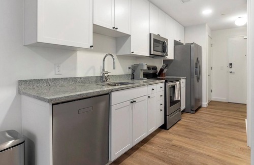 Greektown Historic District Apartment | Landing | Spectacular Studio, Clubhouse, Gym