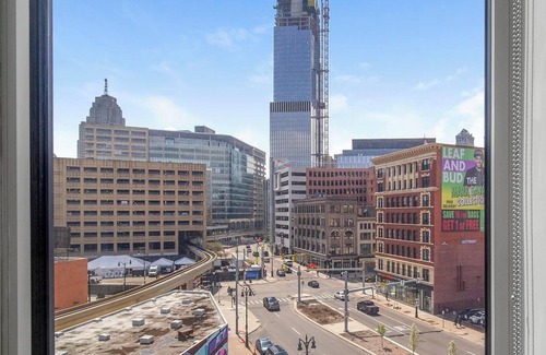 Greektown Historic District Apartment | Landing | Spectacular Studio, Gym, Clubhouse