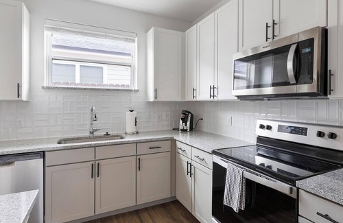 Fort Worth Apartment | Landing | Spectacular 2BD, Pool, Gym