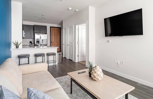 Wetmore Apartment | Landing | Spectacular 1BD, Gym, Clubhouse