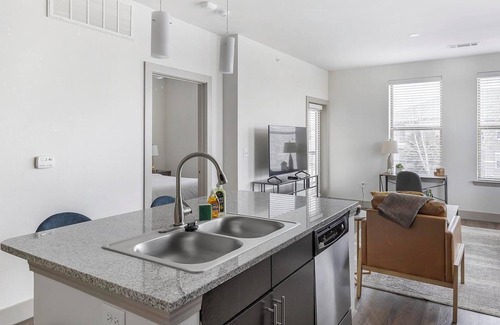 Haltom City Apartment | Landing | Stunning 1BD, Yoga Studio, Courtyard