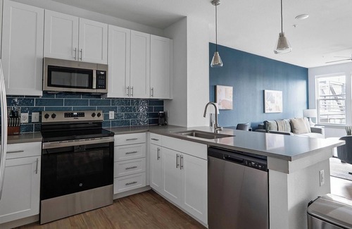 MLK Apartment | Landing | Stunning 1BD, Courtyard, Rooftop Lounge