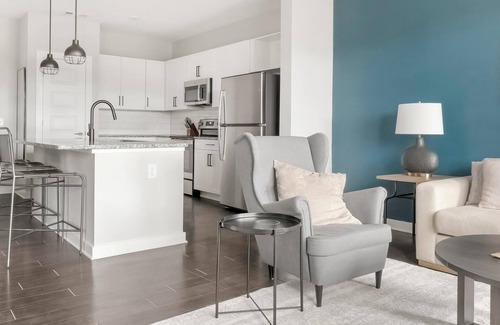 Mableton Apartment | Landing | Stunning 1BD, Gym, Pool