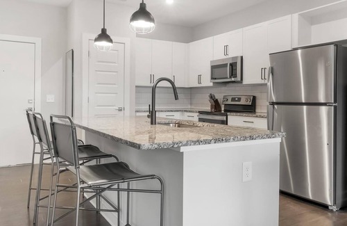 Mableton Apartment | Landing | Stunning 1BD, Gym, Pool