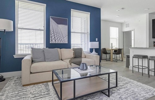 Austin Apartment | Landing | Stunning 2BD, Pool, Gym