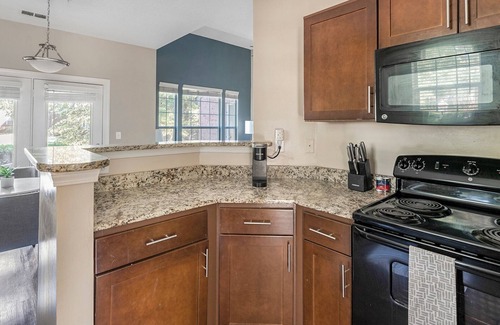 Germantown Apartment | Landing | Stunning 3BD, Gym, Pool
