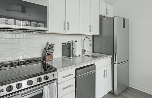 Five Points South Apartment | Landing | Stunning Studio, Yoga Studio
