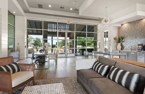 Buda Apartment | Landing | Stylish 2BD, Pool, Yoga Studio