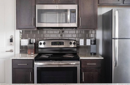 Buda Apartment | Landing | Stylish Studio, Gym, Clubhouse