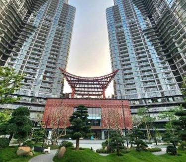 Van Giang Apartment | Landmark Ecopark by Emily in Town