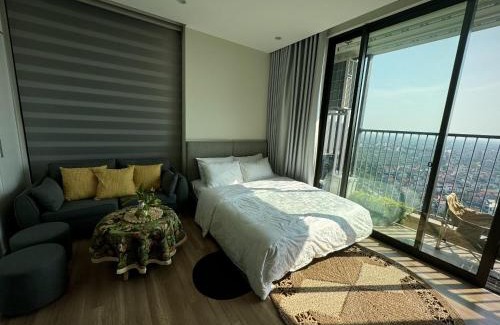 Van Giang Apartment | Landmark Ecopark by Emily in Town