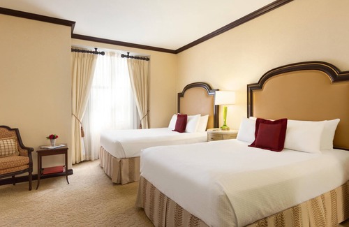 Downtown Wilmington Hotel | Landmark Hotel Luxe Accommodations Perfect for Families -Soaking Tub -Free Wifi