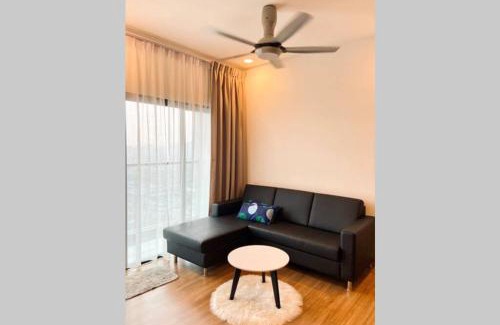 Kampung Bukit Dukong Apartment | Landmark Residence 1, Pool View, Free WiFi, TV-box, Free Parking, Near Kajang, Mahkota Cheras, C180, MRT