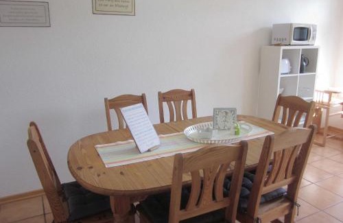 Grosssolt Apartment | Landoase - große Ferienwohnung mit toller Ausstattung, überdachter Terrasse und Garten