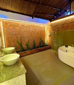 East Ham Tien Beach Cabin | Lang Ca Voi The Whales Village Mui Ne