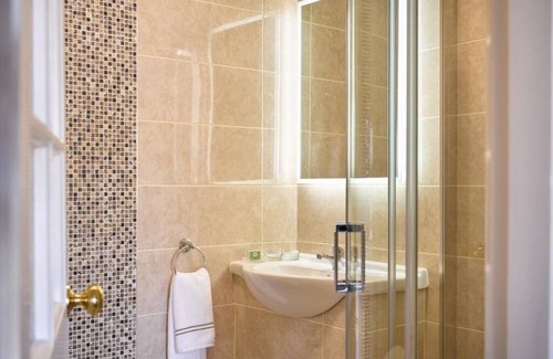 Kenmare Hotel | Lansdowne Kenmare
