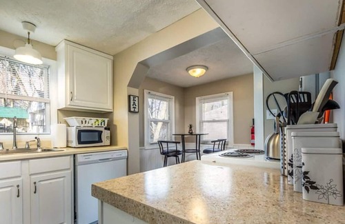 Lansing House | Lansing home: Between MSU and Old Town