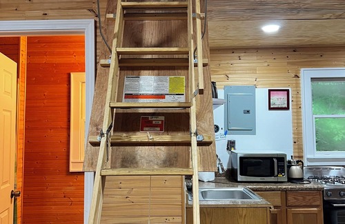 Lansing Cabin | Lansing, North Carolina Appalachian Solar Powered Cabin Paradise