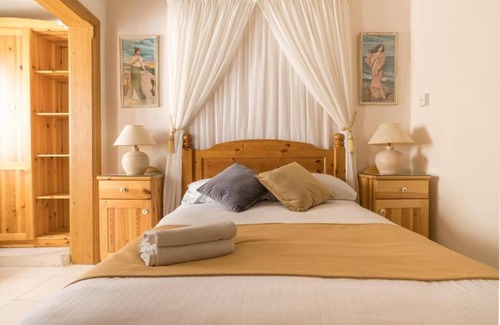 Marsalforn House | Lantern Guest House