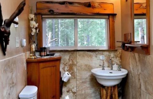 Saginaw Bed & Breakfast | LANZAROTTA Bed and Breakfast close to Eugene