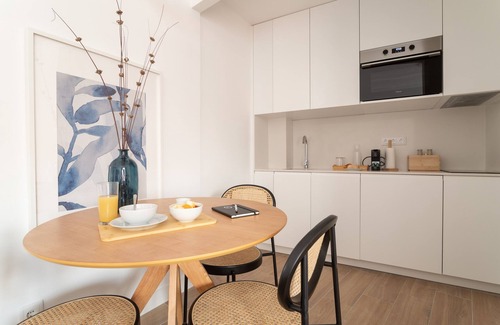 Santos Apartment | Lapa Diplomatic Flat 1.1 by Feel Lisboa