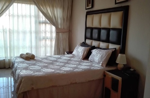 Daveyton House | Lapeng Village