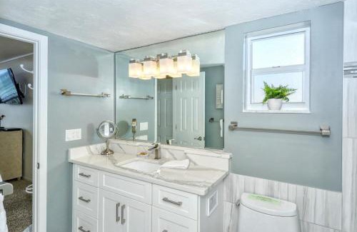 Longboat Key Apartment | LaPlaya 204D Beach-lovers paradise 200 feet of private beach along the turquoise Gulf of Mexico