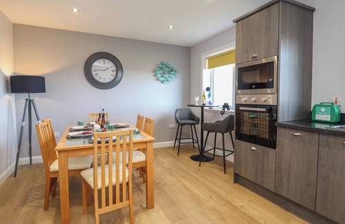 Homore Cottage | LAPWING COTTAGE, pet friendly in Daliburgh, Isle Of South Uist