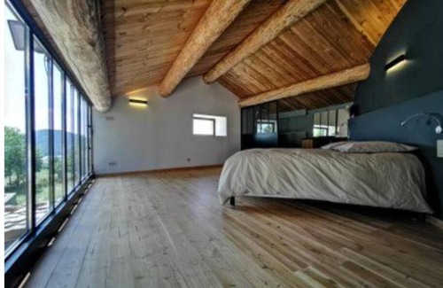 Saint-Etienne-Lardeyrol Bed & Breakfast | Laraire