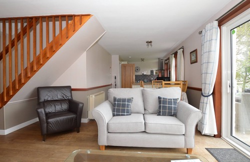 Kilmun Cottage | Larch Cottage, country location near Dunoon, loch views