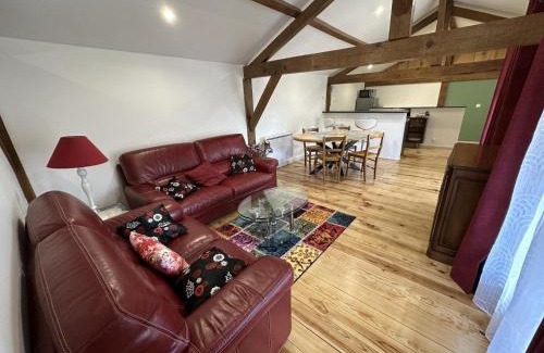 Benquet House | Larchet
