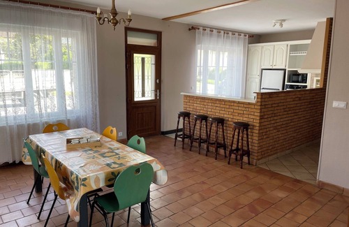 Coucy-le-Chateau-Auffrique House | Large house in the countryside, ideal for family or business stays!