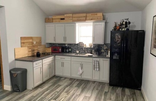 Pasadena Apartment | Large 1 bedroom house. Covered parking in a safe area. WiFi. Tv in every room!