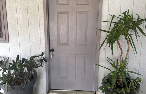 Pasadena Apartment | Large 1 bedroom house. Covered parking in a safe area. WiFi. Tv in every room!