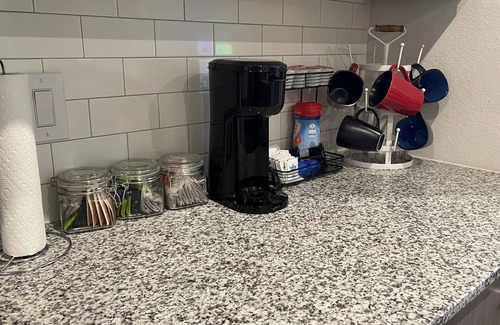Aubrey Apartment | Large 1 BR Apartment w/ king Size Bed