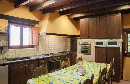 Vallcanera Villa | Large 10 A/C Bedrms Mansion in Spain| near Barcelona &15min beaches|Private pool