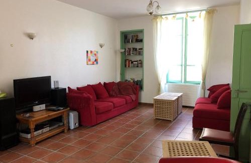 Fayet-Ronaye House | Large 100 year old house in lovely walking area