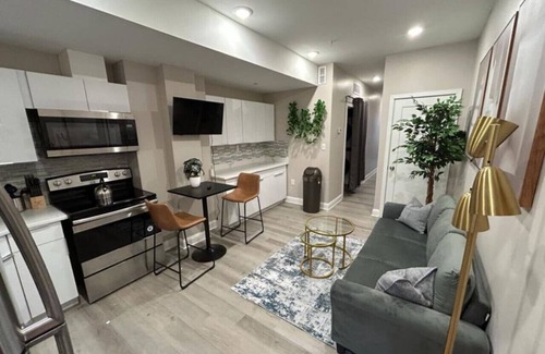 Center City East Apartment | Large 2/2 in Old City | Sleeps 8! (U-3)