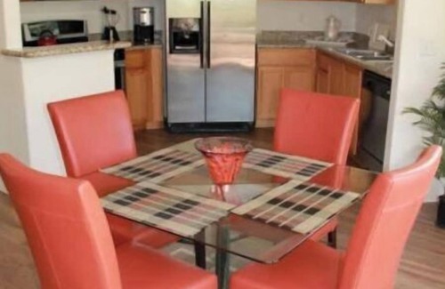 Westwood Apartment | Large 2 Bedroom 2 Bath With Wonderful Views (G41)