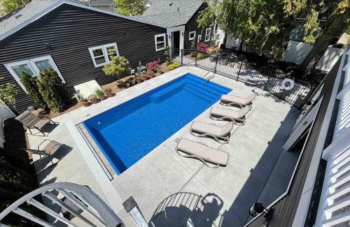 South Haven Cottage | Large, 2-King/2Bath cottage Pool Fireplace, pool table, Beach fire pit,