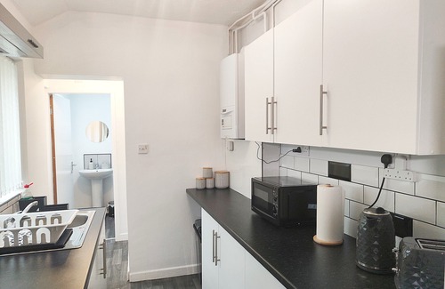 Wolverhampton House | Large 3 bed house Wolverhampton