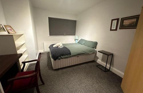 Nottingham Apartment | Large 3 bedroom house