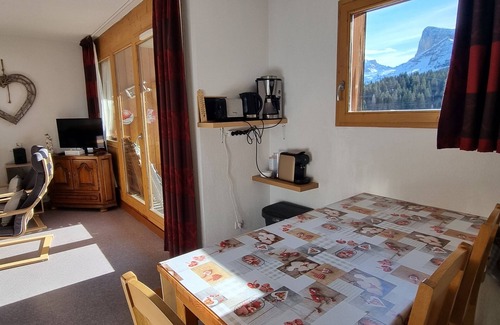 Saint-Etienne-en-Devoluy Apartment | Large 3-room/6-room apartment in the heart of the resort - south-facing
