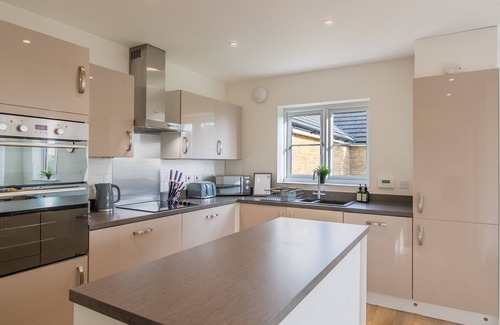 Didcot House | Large 5-Bed House for 8 Guests – Perfect for Workers & Families