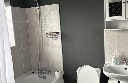 Middleton House | Large 5-Bed House in Leeds/Fits 10/Free Parking/