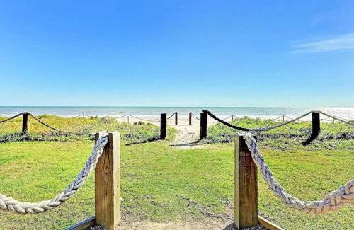 Port Bolivar House | Large 5bd Hot Tub w Ocean View, Firepit & Gameroom