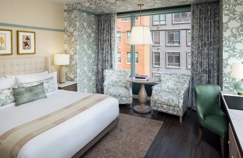 Fitzsimons Hotel | Large Accommodation with Balcony and Kitchen! Near Denver Botanic Gardens!