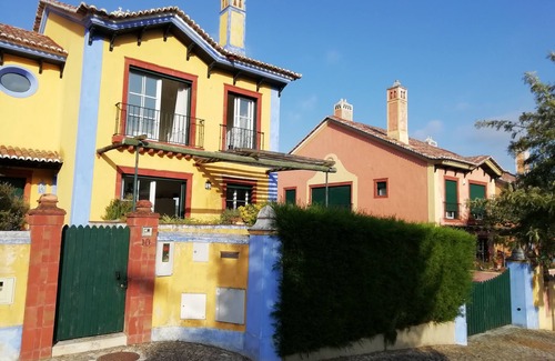 Varzea de Sintra House | Large and Spacious House Overlooking Historic Town of Sintra and National Park