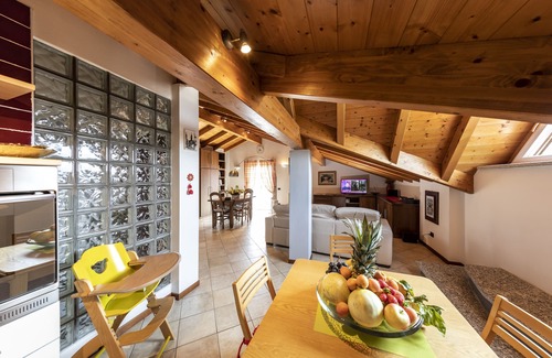 Gravellona Toce Apartment | Large apartment with stunning views of Lake Maggiore