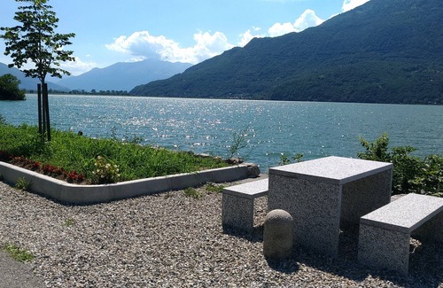 Verceia Apartment | LARGE APARTMENT BETWEEN LAKE & MOUNTAINS